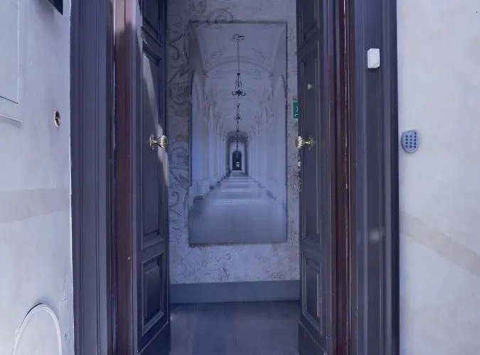 Helmirage Piazza Di Spagna Gasthof 4*