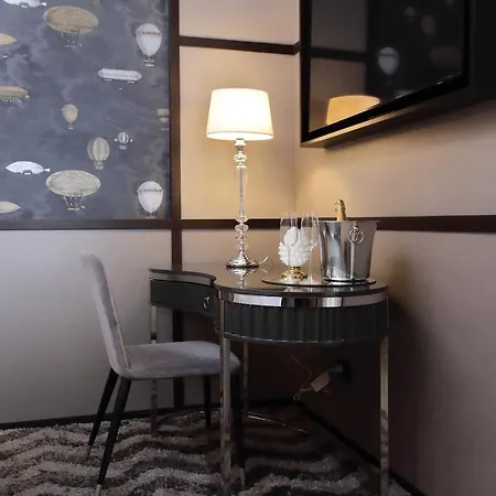 Helmirage Piazza Di Spagna Гостевой дом 4*