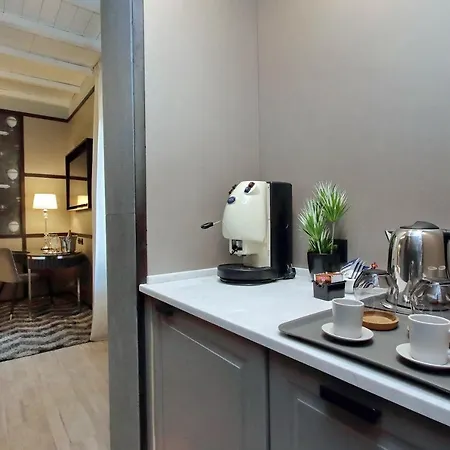 Helmirage Piazza Di Spagna 4* Рим