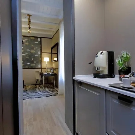 Гостевой дом Helmirage Piazza Di Spagna 4*