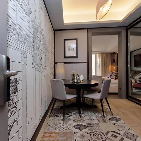 Helmirage Piazza Di Spagna Гостевой дом 4*