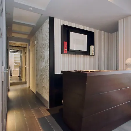 Konukevi Helmirage Piazza Di Spagna