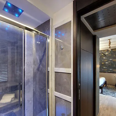 Helmirage Piazza Di Spagna Гостевой дом Рим