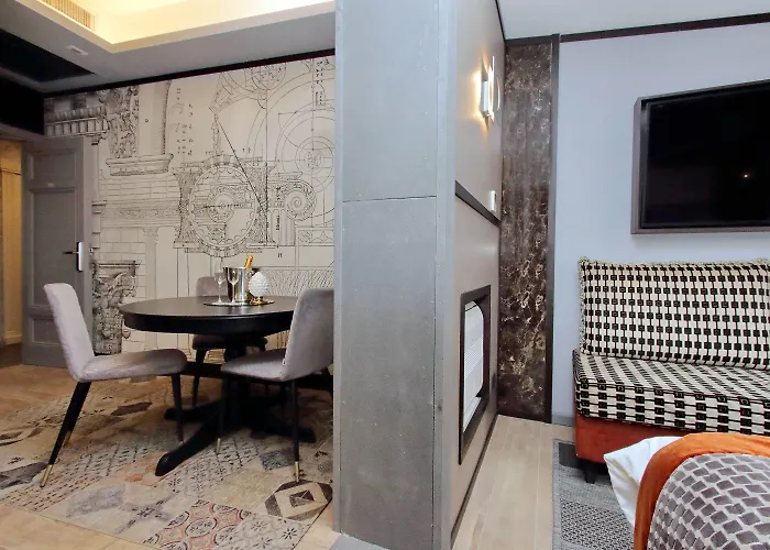 Helmirage Piazza Di Spagna Rome