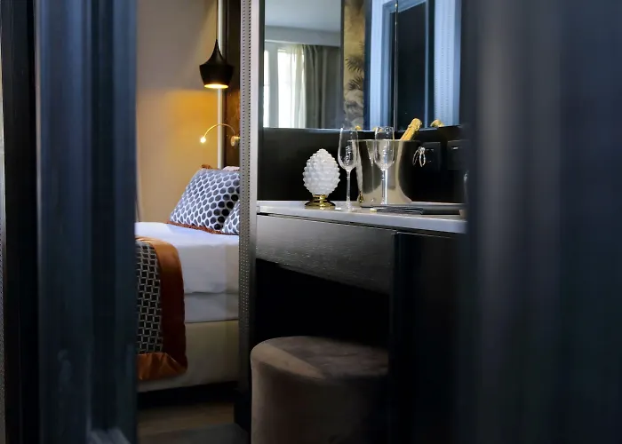 Helmirage Piazza Di Spagna Rome