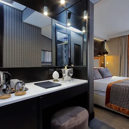 Affittacamere Helmirage Piazza Di Spagna Roma